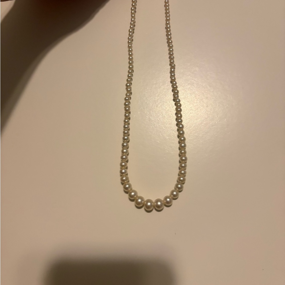 Elegant Pearl Necklace